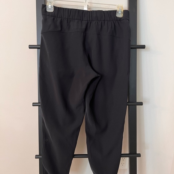 NWOT lululemon on the fly jogger black - Picture 4 of 4